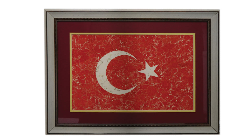 Ebru Sanatı ile Hazırlanmış Türk Bayrağı Tablosu